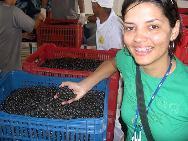 600 Patrícia visitando a CAMTA em Tomé Açu no Pará 2007