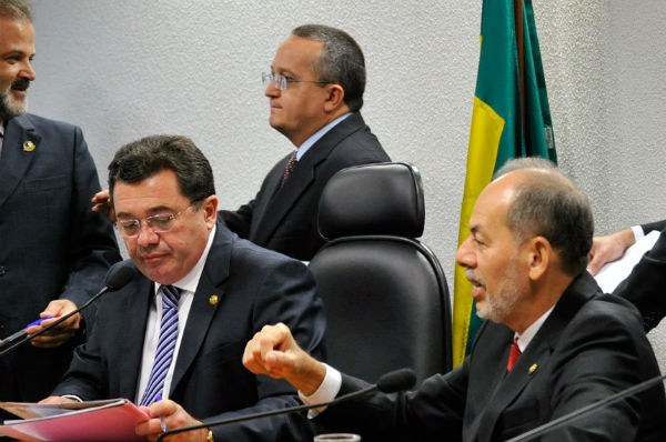 CCJ aprova medida contra assedio a servidor