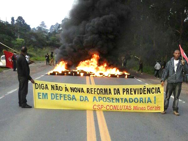 bloqueio de estrada minas