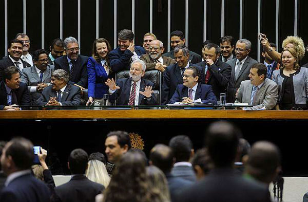 fenafar camara aprova farmacia estab saude