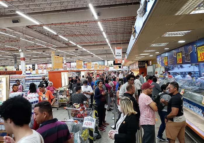 Aglomeracao mercado foto Katia Beziaco Arquivo pessoal