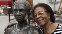 Primeira engenheira negra do Brasil homenageada com escultura em Curitiba