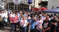 Servidores de S. Paulo em greve denunciam reajuste de 0,01%