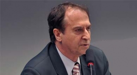 &quot;Não se cumpre o que se combinou&quot;, alerta Kirchner sobre Eletrobras