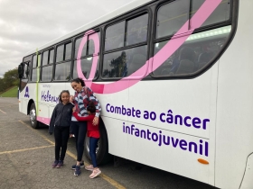 Heleninha leva pacientes oncológicos a serviços médicos