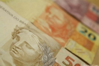Salário mínimo será R$ 1.212,00 em 2022