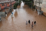 Ruas alagadas no bairro da Vila Prudente, na Capital.