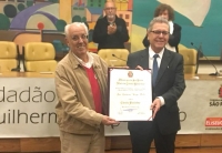 Solenidade homenageia consultor do SEESP