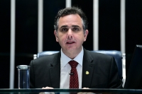 Presidente do Senado parabeniza SEESP pelos 90 anos de história e trabalho