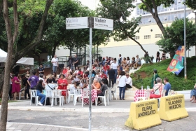 Samba do &quot;Gato com fome&quot; anima a Praça Vladimir Herzog neste domingo