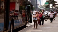 Mulheres pegam mais ônibus e fazem menos teletrabalho, diz pesquisa da SPTrans